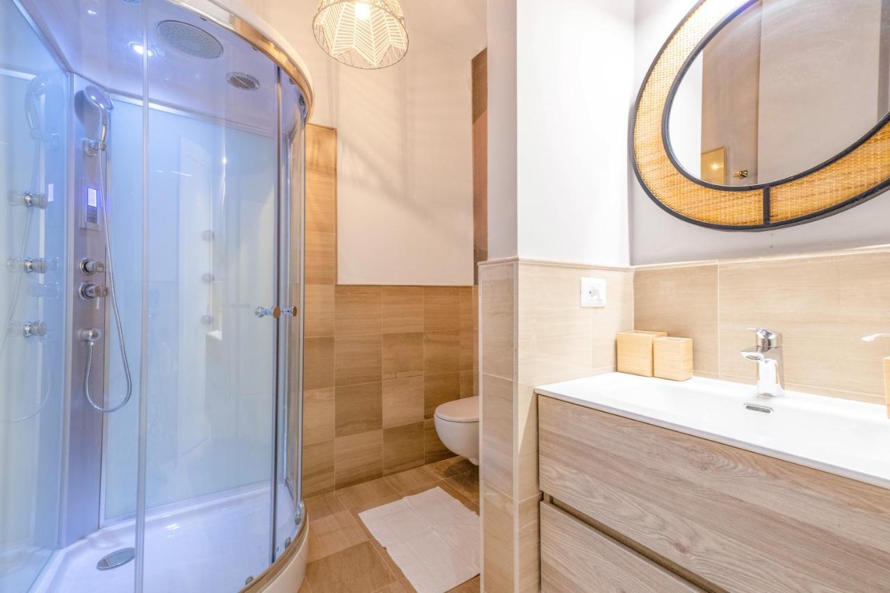 City Gate - Luxury Suites Бари Экстерьер фото