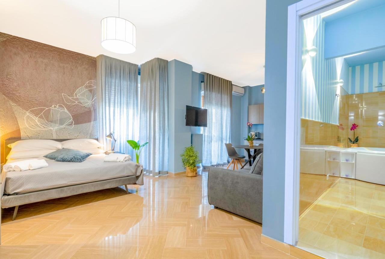 City Gate - Luxury Suites Бари Экстерьер фото